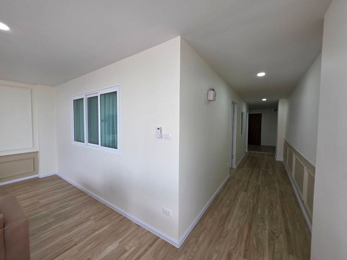 ขายคอนโดวิภาวดี ดอนเมือง หลักสี่ : ขาย Royal วิภาวดี คอนโด จะเรียกว่า คอนโด หรือ บ้าน ดีนะ