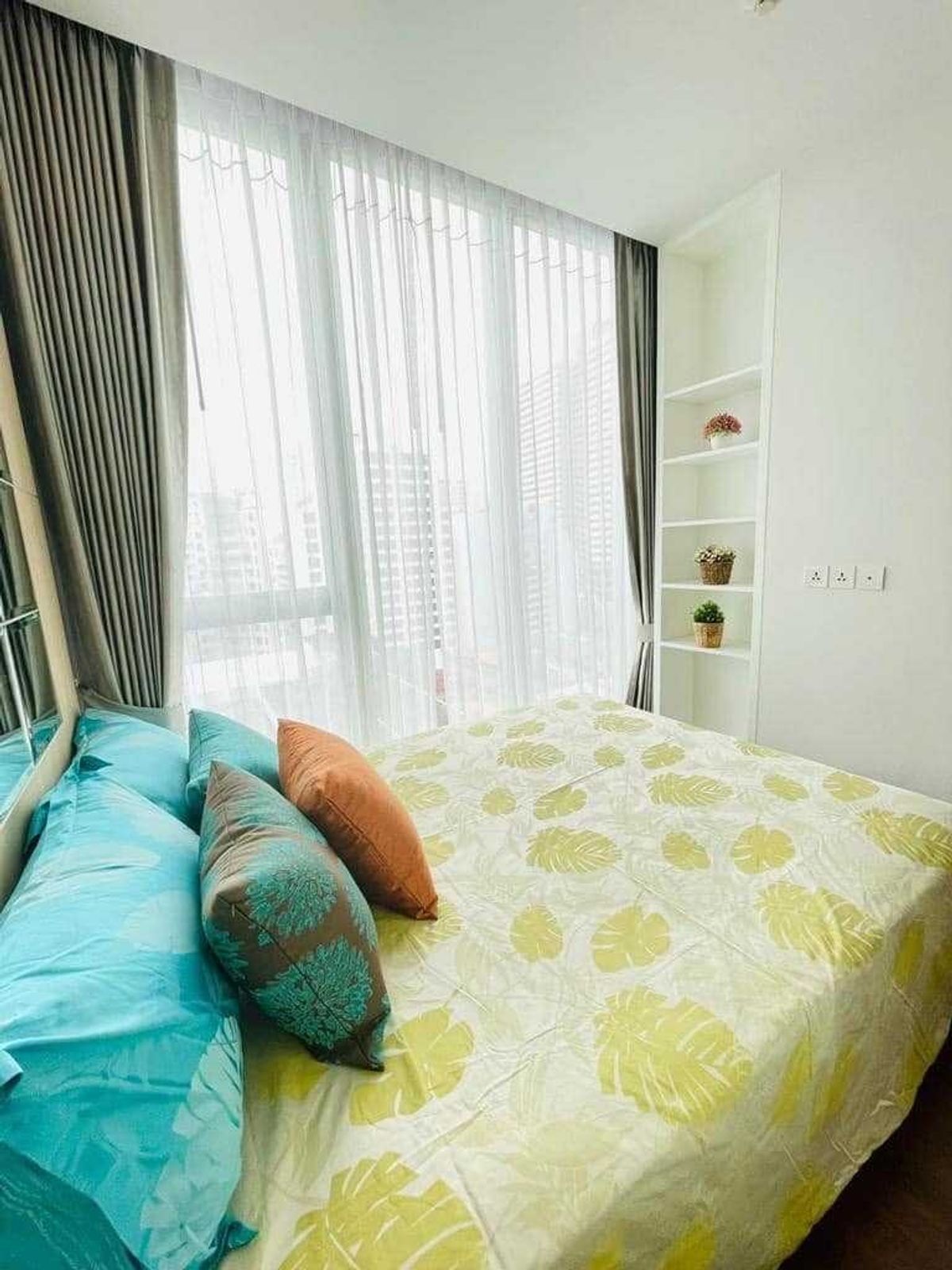 For SaleCondoNana, North Nana,Sukhumvit13, Soi Nana : Sale Hyde Sukhumvit 11 For Sale with Tenant (S05-0298 (S))