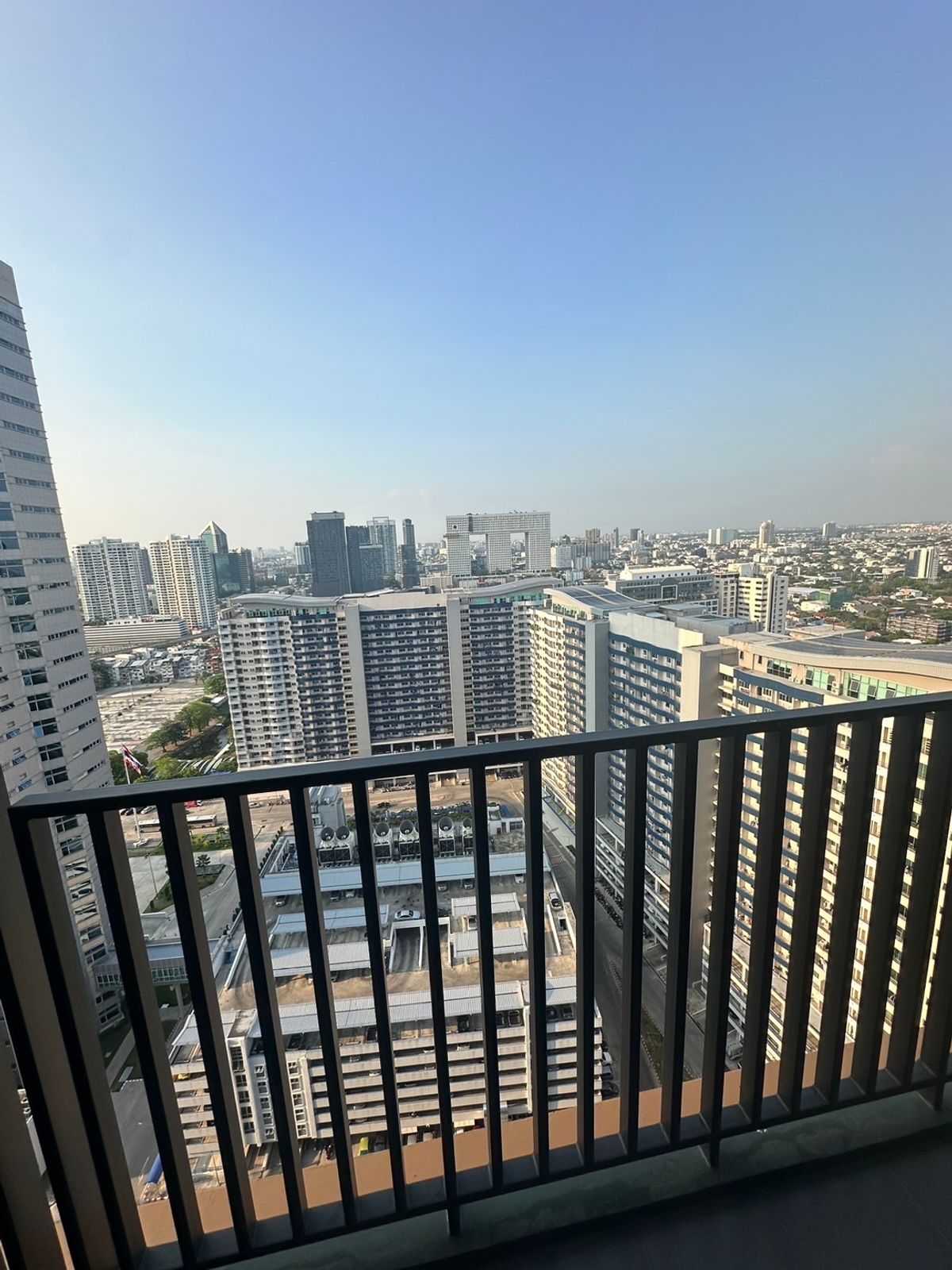 For SaleCondoLadprao, Central Ladprao : The LINE VIBE 1Bedroom 32.46 SQ.M Closed Kitchen Buy directly. Contact 064-932-4645 ken