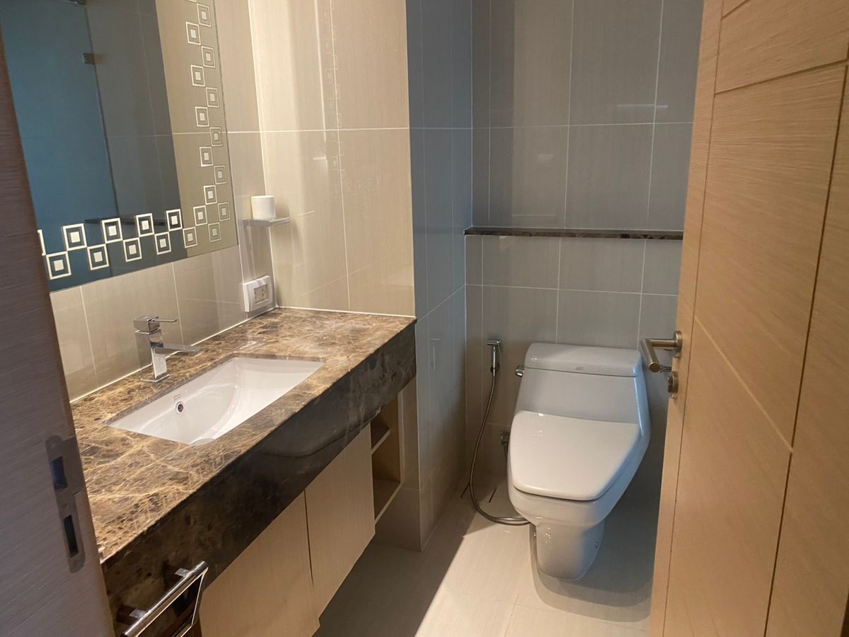 For SaleCondoPattaya, Bangsaen, Chonburi : For Sale Condo The Palm Wongamat Beach Front Pattaya (S03-1997S)