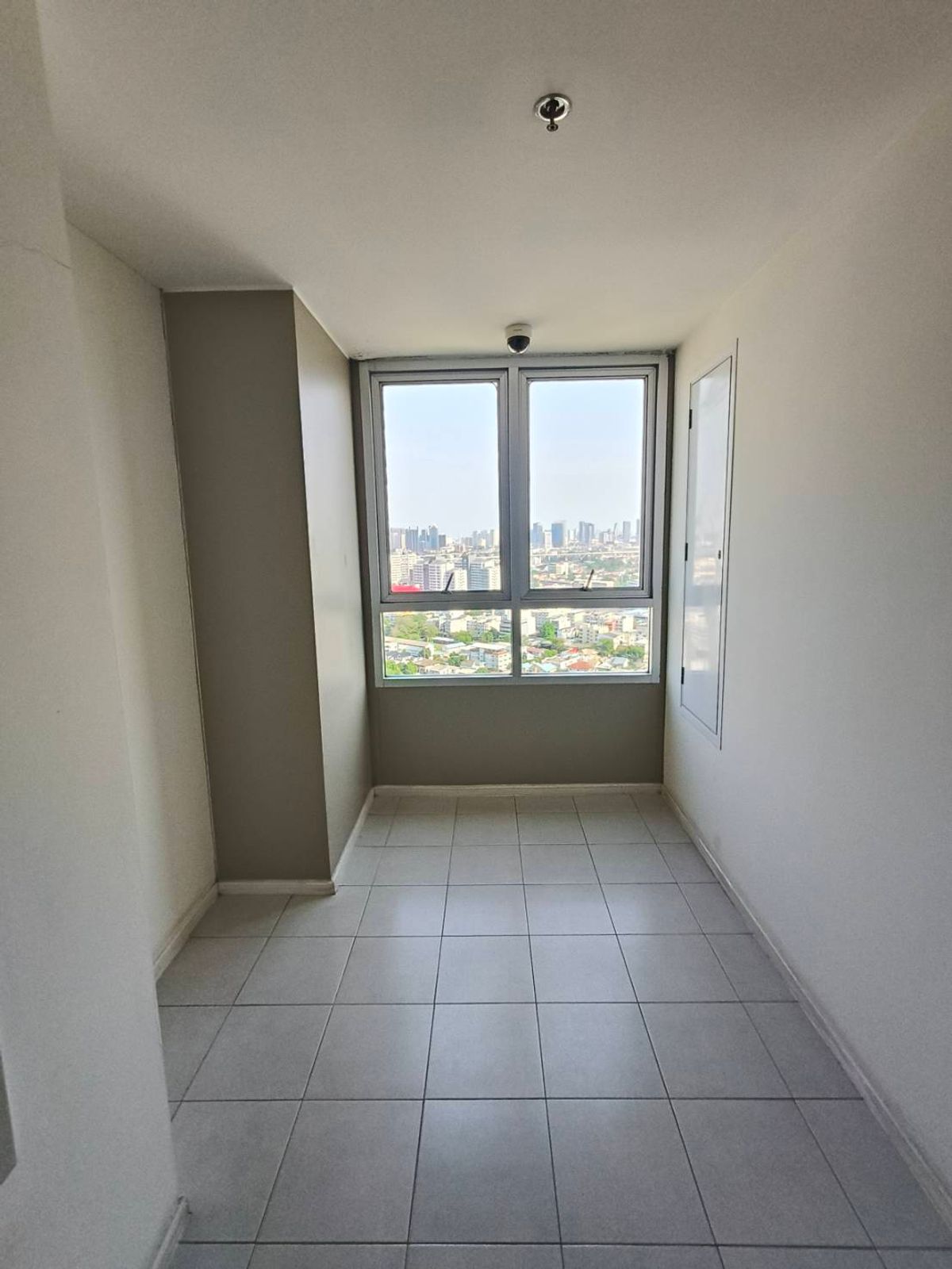 ขายคอนโดบางซื่อ วงศ์สว่าง เตาปูน : ขายคอนโด ลุมพินี วิลล์ ประชาชื่น-พงษ์เพชร 2 ขนาด 27 ตร.ม. ห้องมุม มีรถตู้บริการที่คอนโดไปสถานีรถไฟฟ้า BTS, MRT ทุกวัน