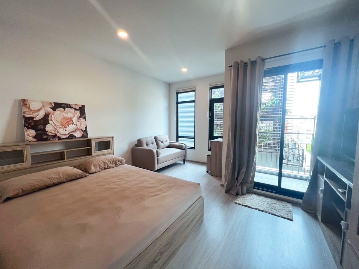 For SaleCondoRama9, Petchburi, RCA : Selling very cheap 2.5 million Aspire Asoke Ratchada near SWU