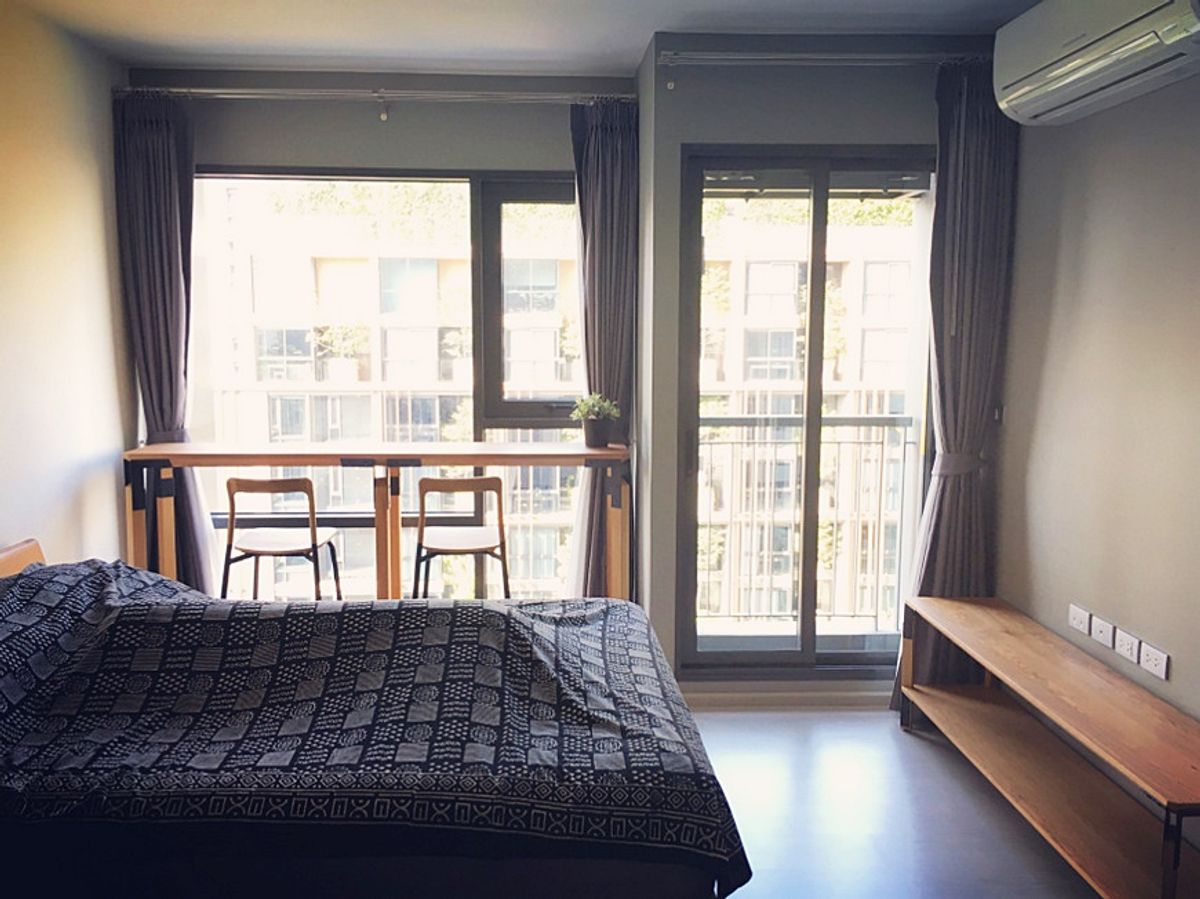 ให้เช่าคอนโดสุขุมวิท อโศก ทองหล่อ : สอบถามโทร : 094-819-9090 Condo Rhythm Sukhumvit 36-38 ใกล้ BTS ทองหล่อ 24 ตารางเมตร ชั้น 6 ชั้นเดียวกับสระว่ายน้ำ ตกแต่งครบ