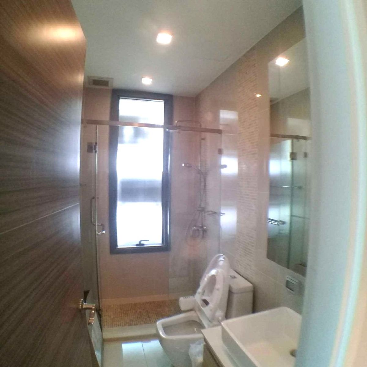 For RentCondoRama9, Petchburi, RCA : !! Beautiful room for rent a condo Q asoke near MRT Phetchaburi