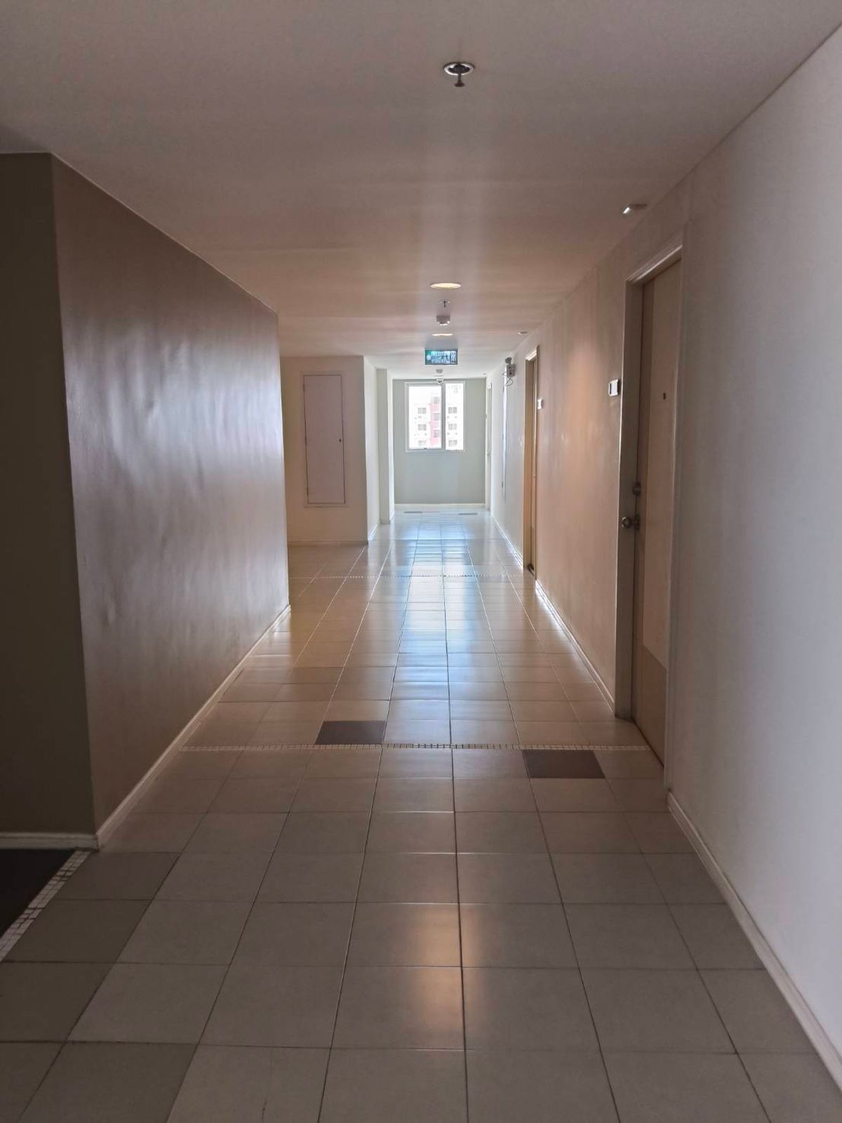 ขายคอนโดบางซื่อ วงศ์สว่าง เตาปูน : ขายคอนโด ลุมพินี วิลล์ ประชาชื่น-พงษ์เพชร 2 ขนาด 27 ตร.ม. ห้องมุม มีรถตู้บริการที่คอนโดไปสถานีรถไฟฟ้า BTS, MRT ทุกวัน