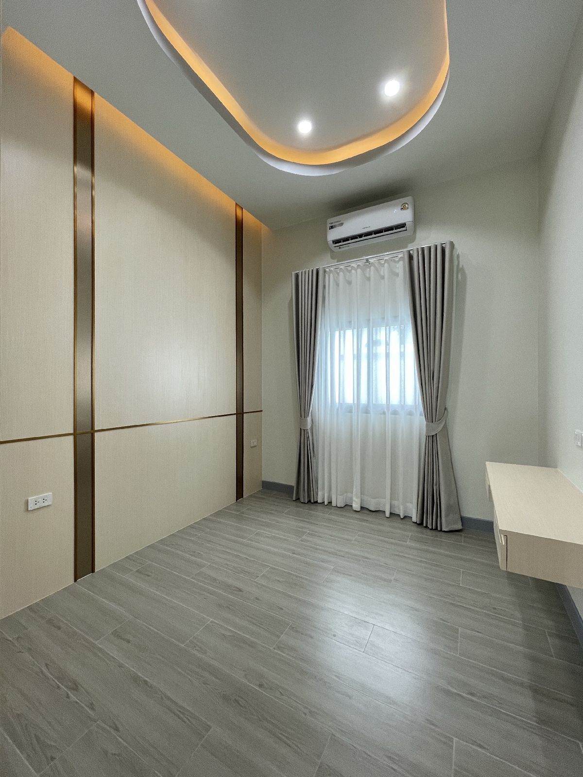 For SaleHousePattaya, Bangsaen, Chonburi : Selling a new new detached house, Pattaya, with 3 private water pools