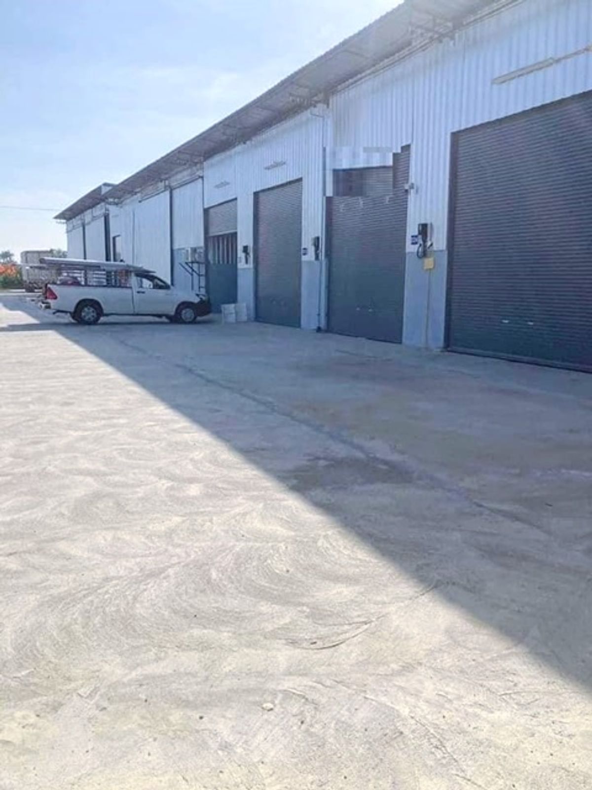 For RentWarehouseMahachai Samut Sakhon : Khae Rai Plaza Market 1.1 km for rent, warehouse 125 sq.m. 50 sq.w., Bang Nam fresh, Samut Sakhon, not flooding the Tantawan Tri Tri School 2.5 km.