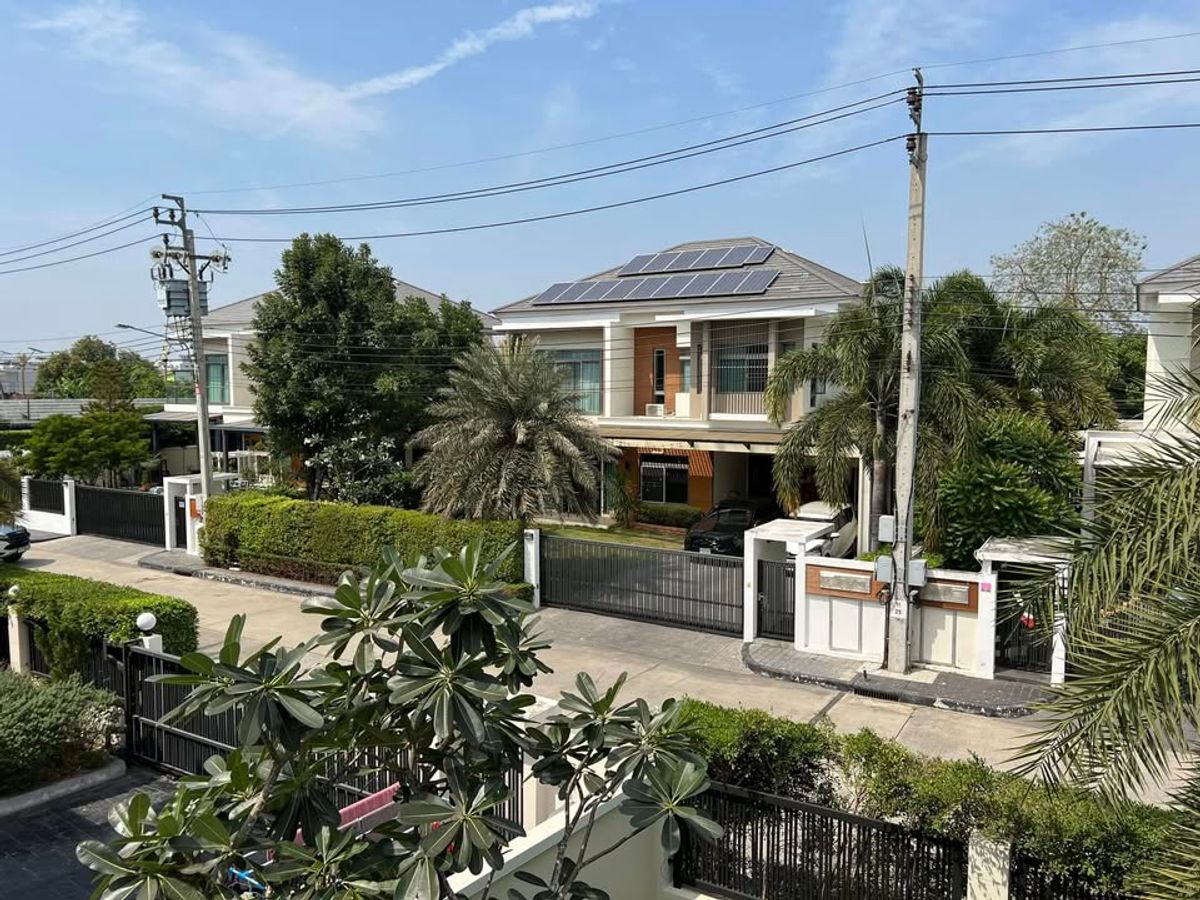 For RentHouseLadkrabang, Suwannaphum Airport : Rent a luxury house project, Perfect Masterpiece Sukhumvit 77, 3 phase 107.7 sq. Wah. Usable space 250 sqm.