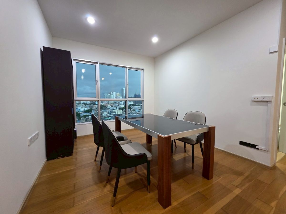 ขายคอนโดวงเวียนใหญ่ เจริญนคร : Hive Sathorn / 2 Bedrooms (FOR SALE), ไฮฟ์ สาทร / 2 ห้องนอน (ขาย) DO599