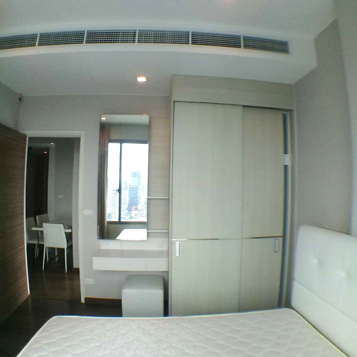 For RentCondoRama9, Petchburi, RCA : !! Beautiful room for rent a condo Q asoke near MRT Phetchaburi