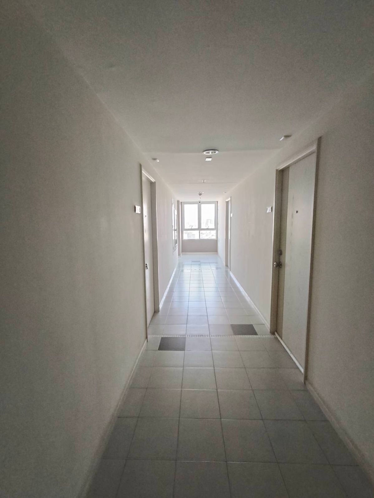 ขายคอนโดบางซื่อ วงศ์สว่าง เตาปูน : ขายคอนโด ลุมพินี วิลล์ ประชาชื่น-พงษ์เพชร 2 ขนาด 27 ตร.ม. ห้องมุม มีรถตู้บริการที่คอนโดไปสถานีรถไฟฟ้า BTS, MRT ทุกวัน