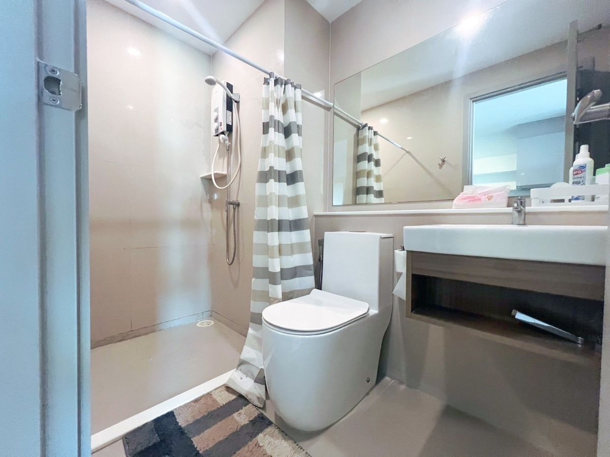 For SaleCondoRama9, Petchburi, RCA : Selling very cheap 2.5 million Aspire Asoke Ratchada near SWU