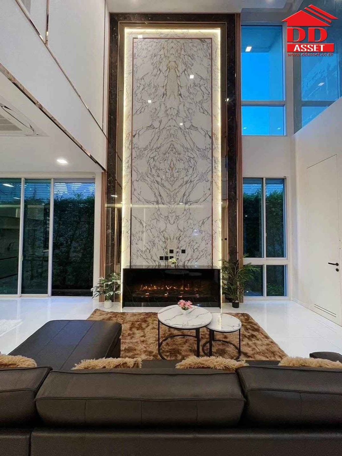 ให้เช่าบ้านเลียบทางด่วนรามอินทรา : For Rent บ้าน 3 ชั้น มีลิฟต์ โครงการ Vive เอกมัย รามอินทรา รหัส : H8179