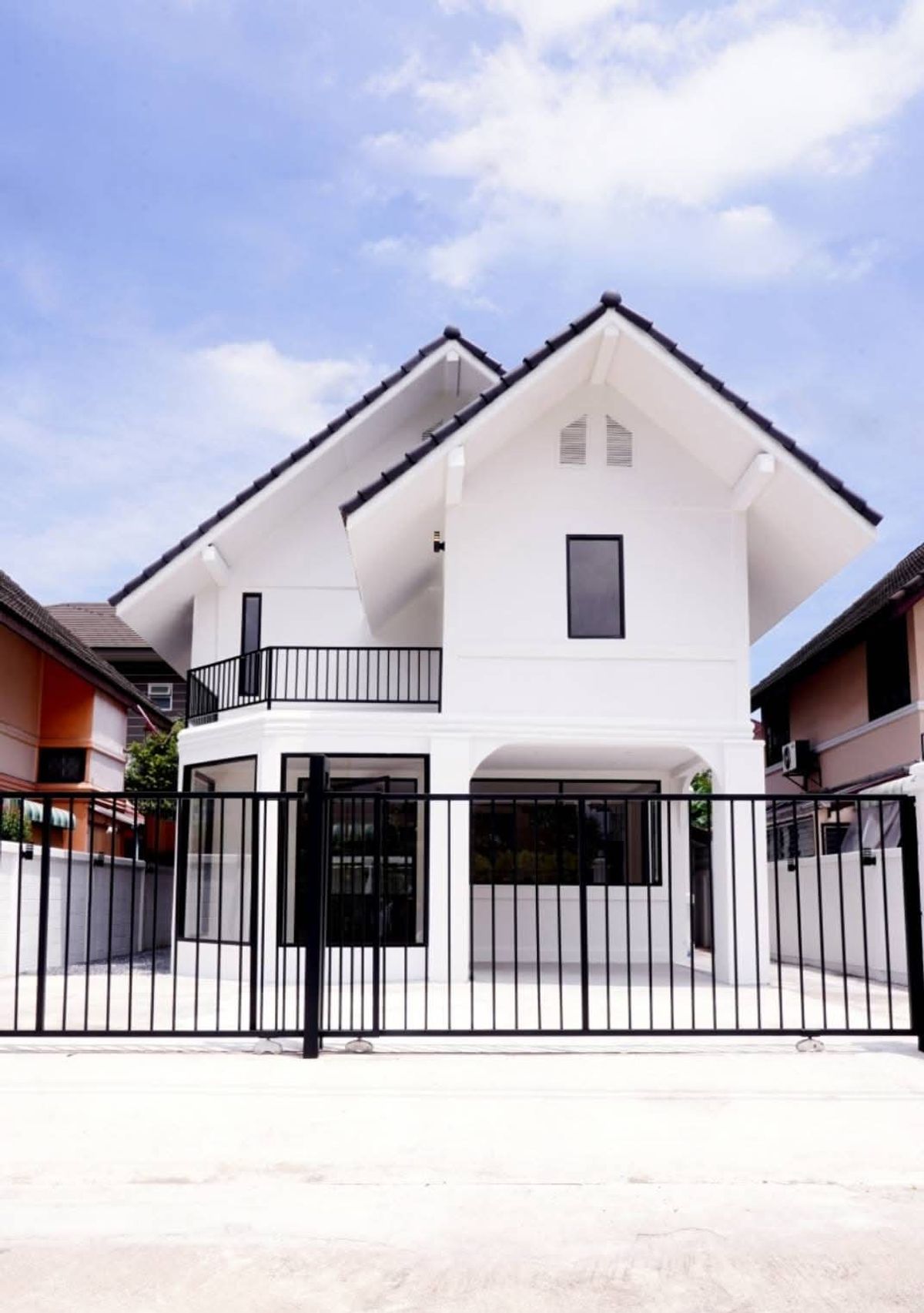 For RentHouseSukhumvit, Asoke, Thonglor : For rent #Detached house, Tha Thong Village, Soi Sukhumvit 68 📞066-165-9828 #Near Central Bangna #Sukhumvit area