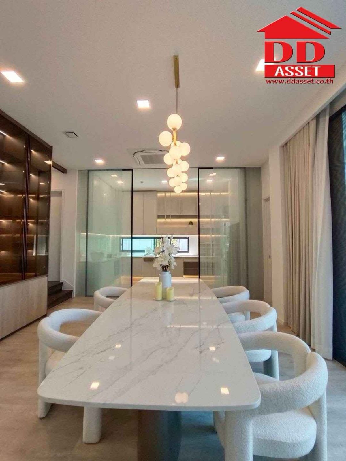 For RentHousePattanakan, Srinakarin : VIVE Village, Krungthep Kreetha, behind Wellington School, Code: H8183