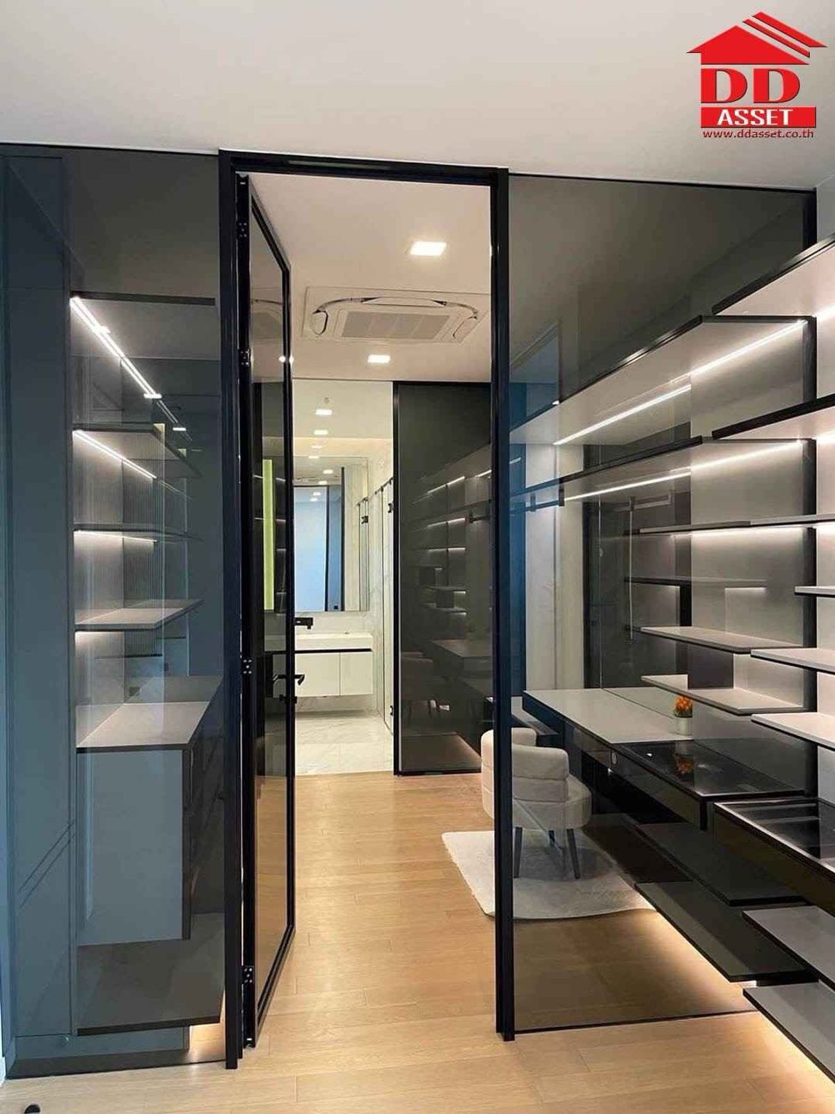 ให้เช่าบ้านเลียบทางด่วนรามอินทรา : For Rent บ้าน 3 ชั้น มีลิฟต์ โครงการ Vive เอกมัย รามอินทรา รหัส : H8179