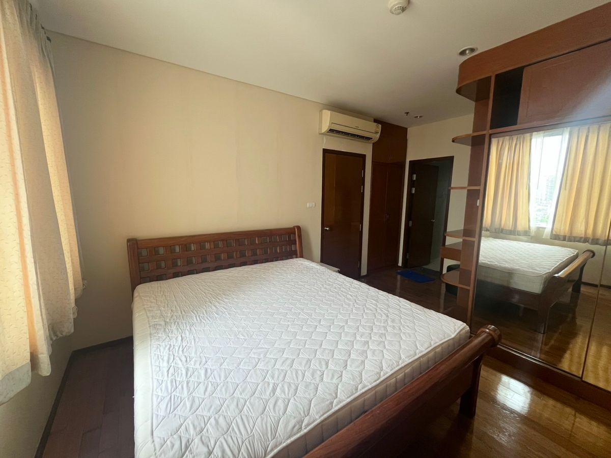 ให้เช่าคอนโดวงเวียนใหญ่ เจริญนคร : Villa Sathorn (วิลล่า สาทร) for Rent (1bed1bath 55sqm)