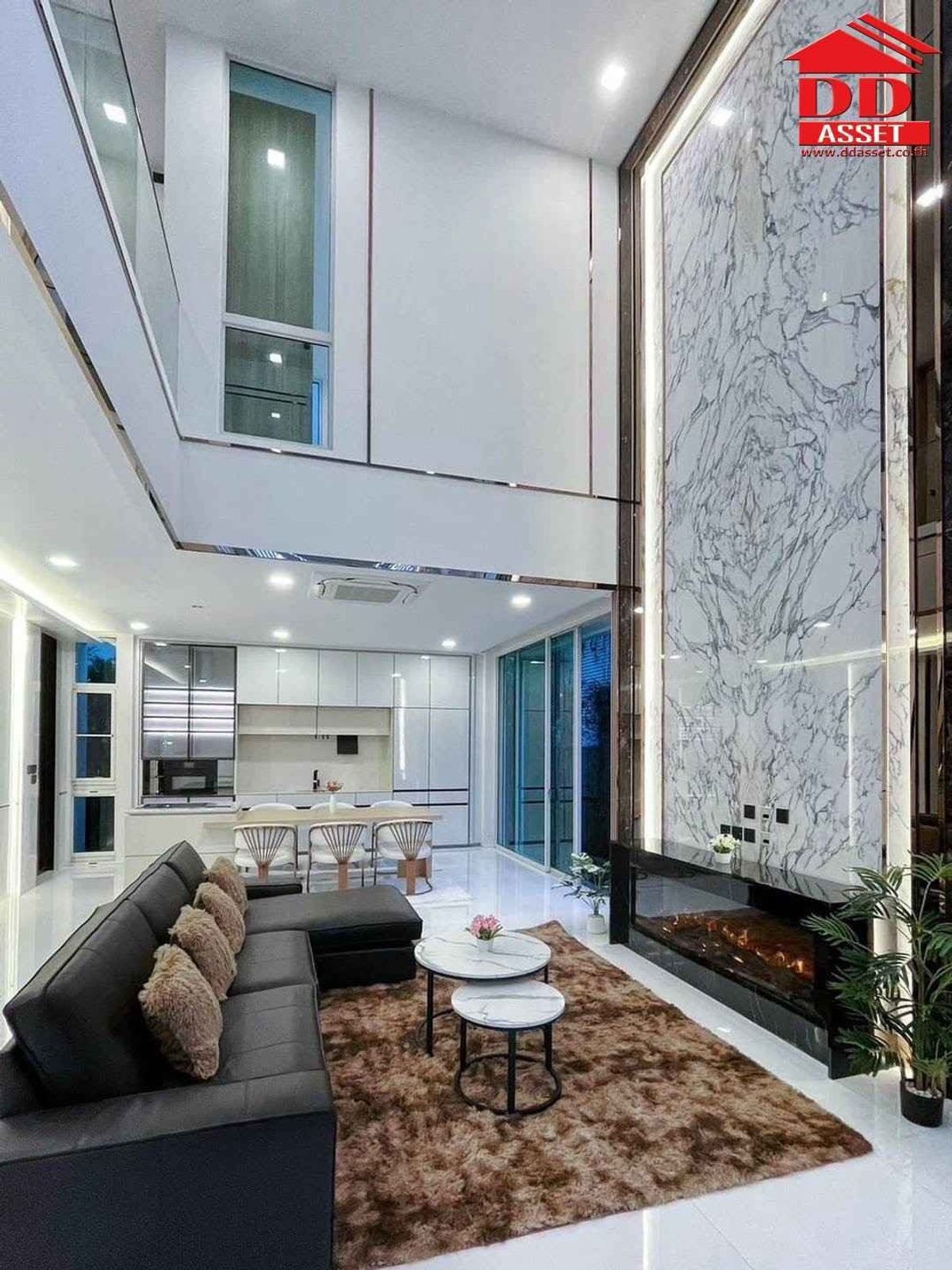 ให้เช่าบ้านเลียบทางด่วนรามอินทรา : For Rent บ้าน 3 ชั้น มีลิฟต์ โครงการ Vive เอกมัย รามอินทรา รหัส : H8179