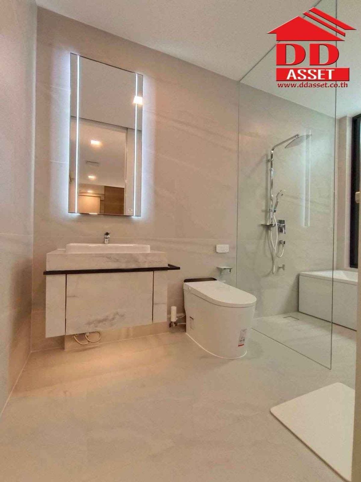 For RentHousePattanakan, Srinakarin : VIVE Village, Krungthep Kreetha, behind Wellington School, Code: H8183