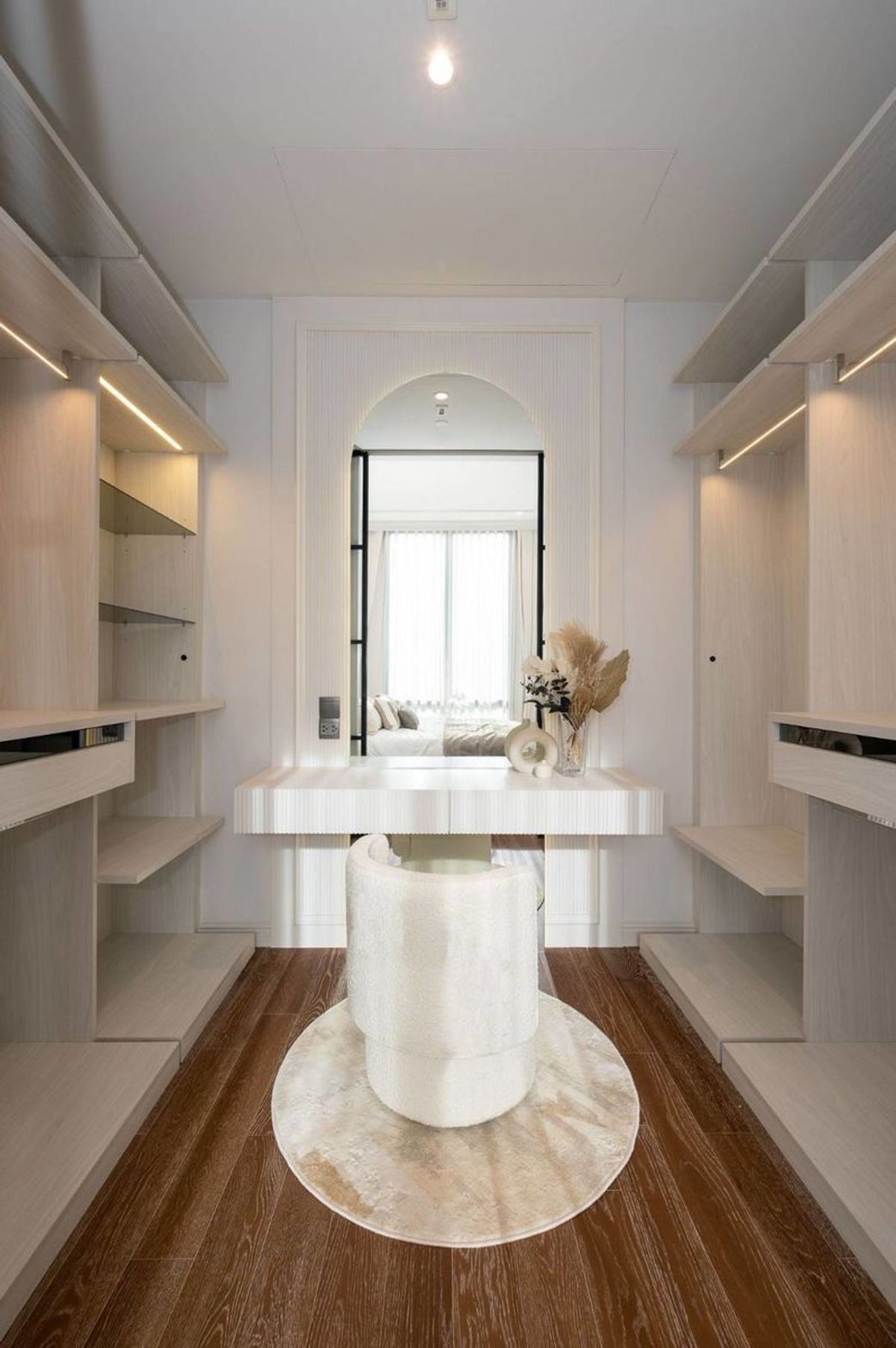 CondoWitthayu, Chidlom, Langsuan, Ploenchit : 𝐌𝐮𝐧𝐢𝐪 𝐋𝐚𝐧𝐠𝐬𝐮𝐚𝐧 • 𝟑 𝐁𝐞𝐝 𝐁𝐚𝐭𝐡 𝐁𝐚𝐭𝐡 • 𝟏𝟐𝟏 𝐒𝐪𝐦. • 𝐁𝐫𝐞𝐚𝐭𝐡𝐭𝐚𝐤𝐢𝐧𝐠 𝐕𝐢𝐞𝐰 • 𝐑𝐚𝐫𝐞 𝐔𝐧𝐢𝐭!  𝐋𝐢𝐧𝐞 𝐈𝐃: 𝐕𝐚𝐬𝐬𝐢𝐥𝐲