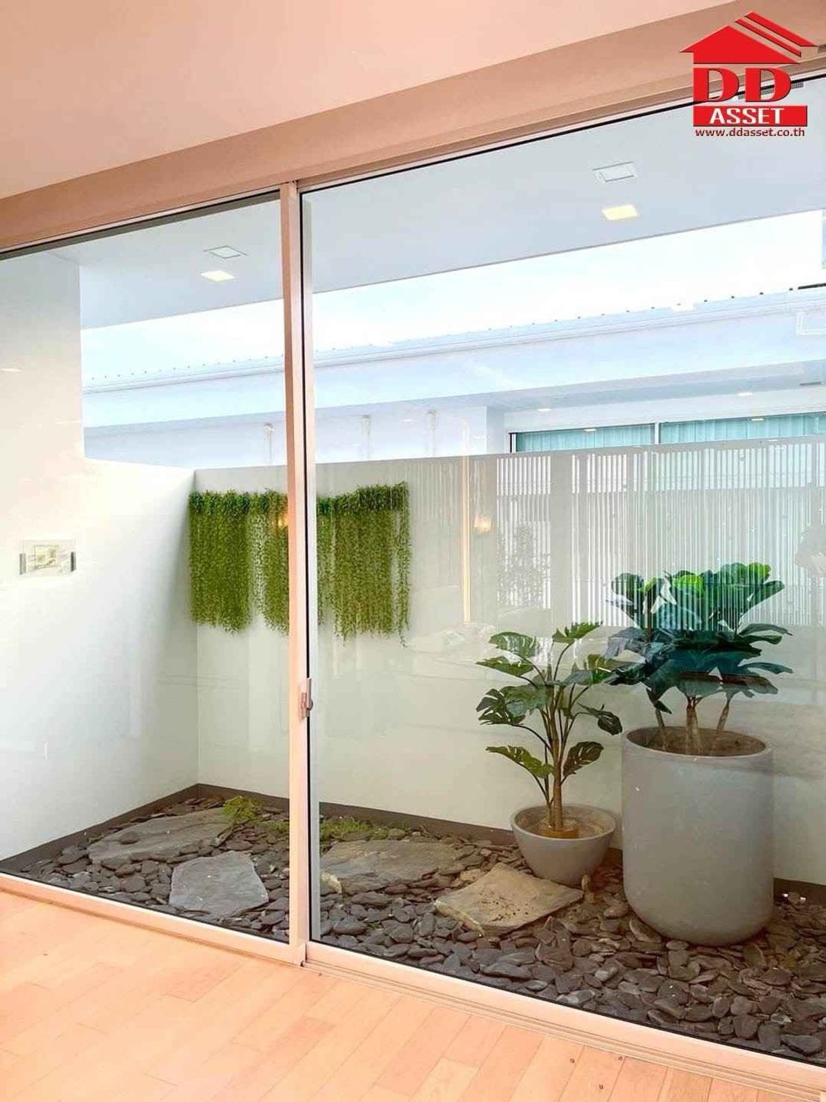 ให้เช่าบ้านเลียบทางด่วนรามอินทรา : For Rent บ้าน 3 ชั้น มีลิฟต์ โครงการ Vive เอกมัย รามอินทรา รหัส : H8179