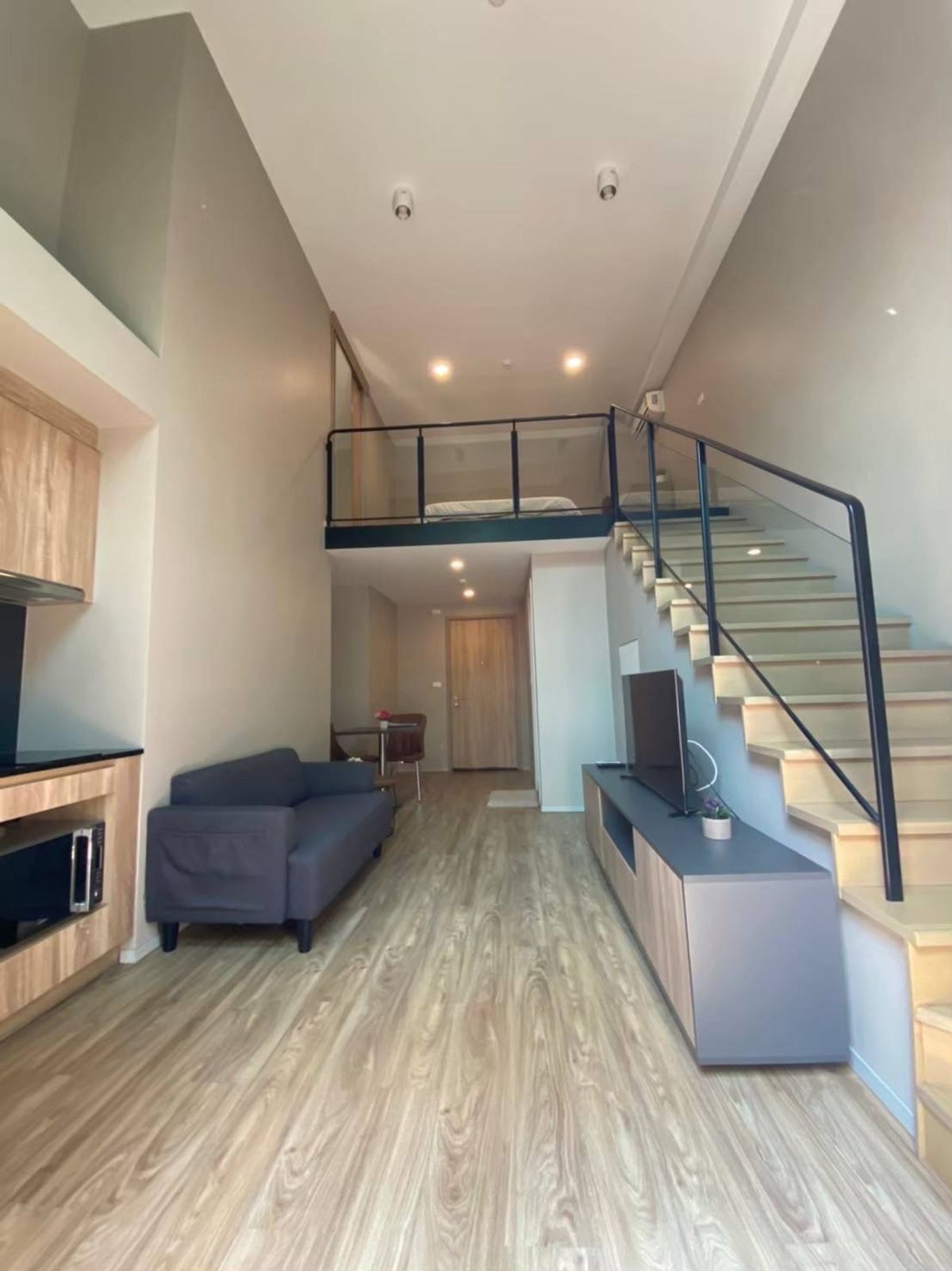 ให้เช่าคอนโดสาทร นราธิวาส : ให้เช่า ห้อง Duplex ห้องสวยใหม่ 