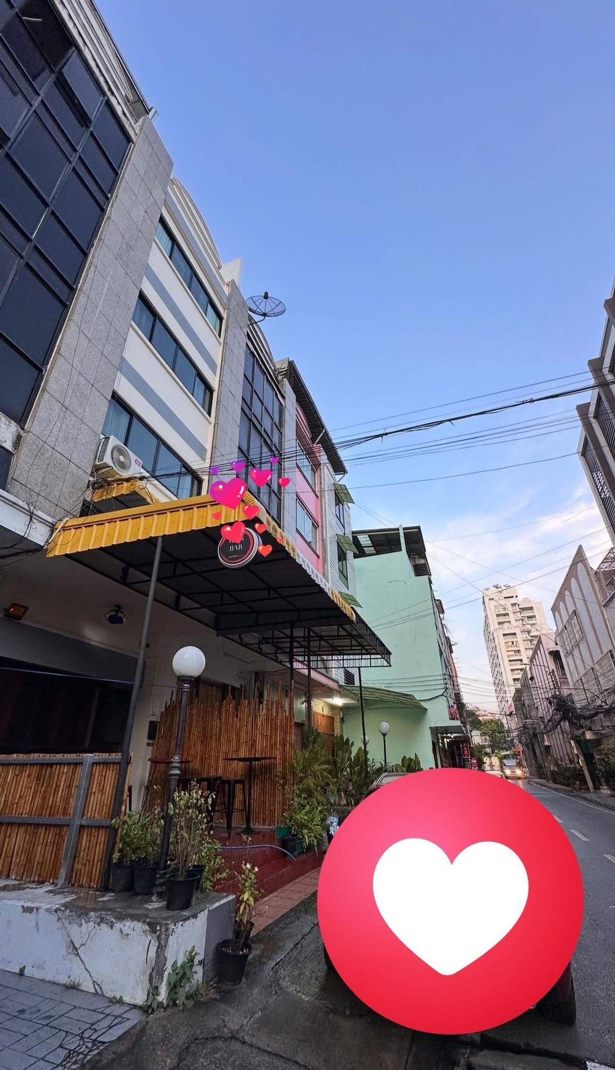 For LeaseholdShop HouseSukhumvit, Asoke, Thonglor : 📌 Urgent! #The 6 -story building (including a roof) with a bar + room with 6 rooms! 🔥