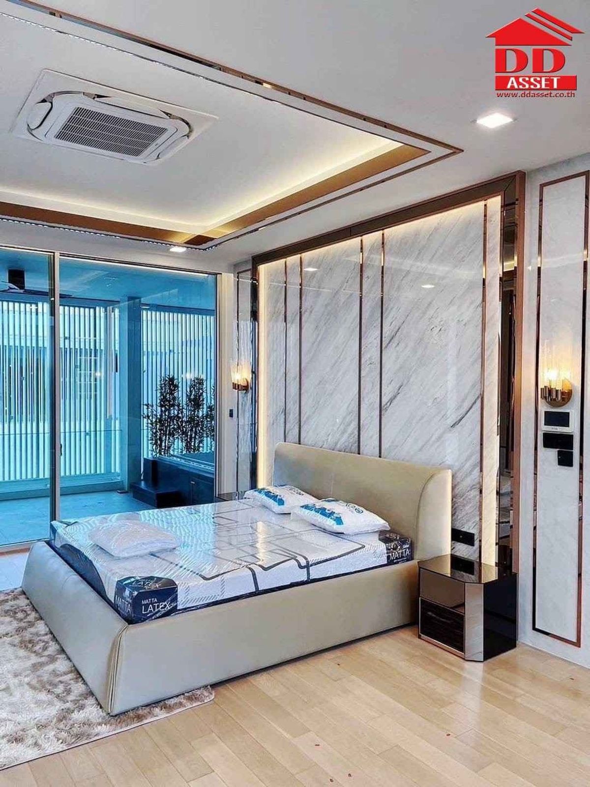 ให้เช่าบ้านเลียบทางด่วนรามอินทรา : For Rent บ้าน 3 ชั้น มีลิฟต์ โครงการ Vive เอกมัย รามอินทรา รหัส : H8179