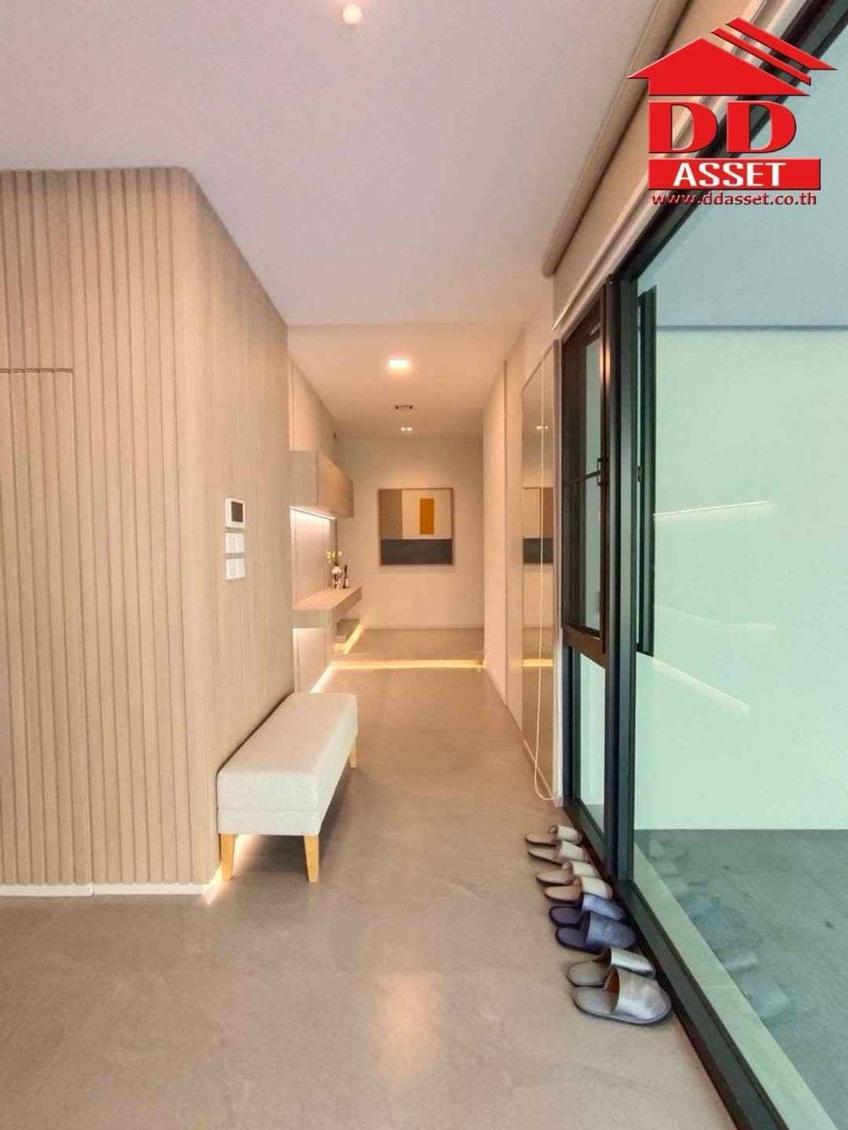 For RentHousePattanakan, Srinakarin : VIVE Village, Krungthep Kreetha, behind Wellington School, Code: H8183