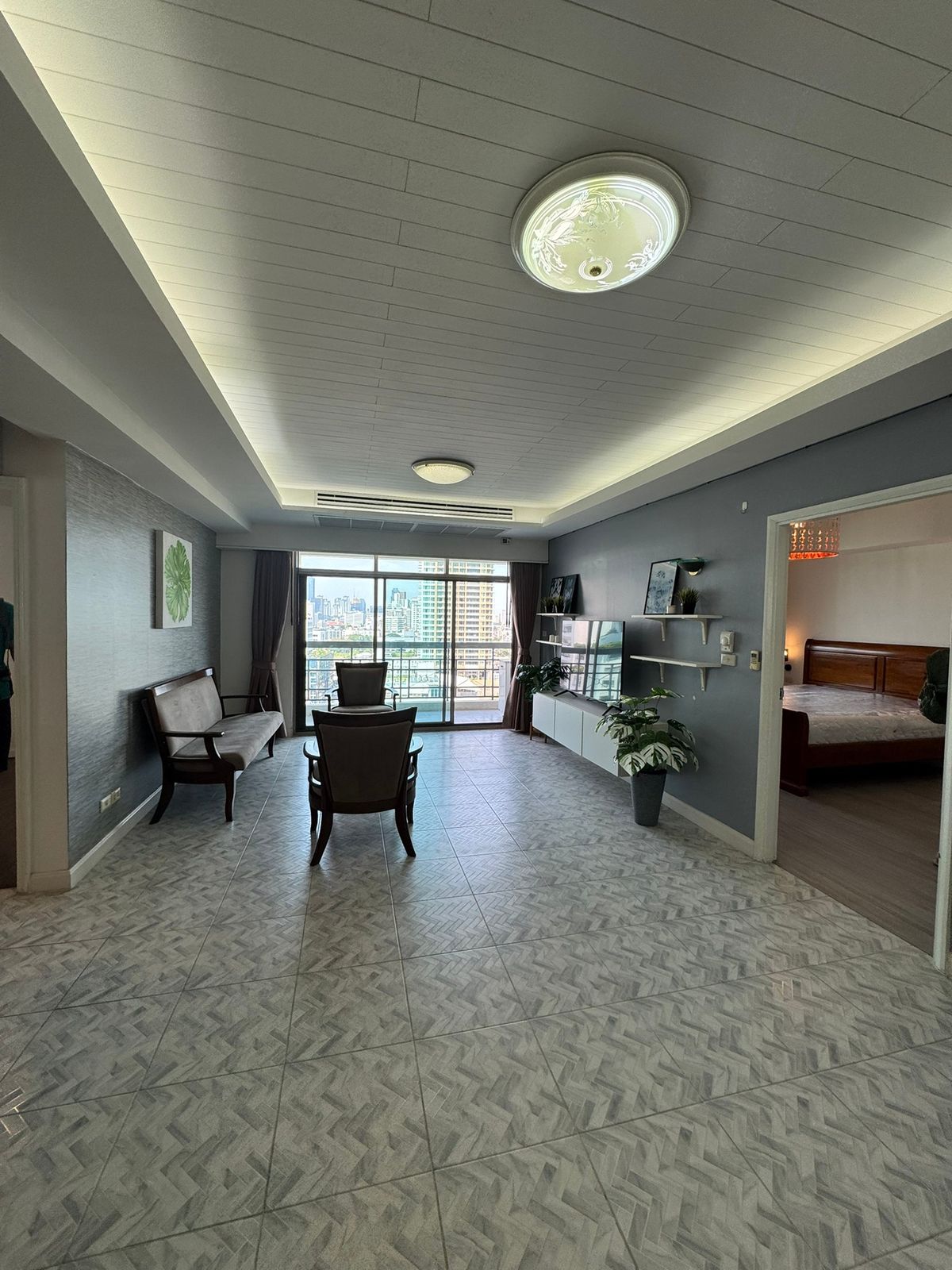 ขายคอนโดสุขุมวิท อโศก ทองหล่อ : LTH12072 – Royal Castle FOR SALE Size 140 sqm. 3 beds 2 baths Near BTS Phrom Phong Station ONLY 15.9 MB