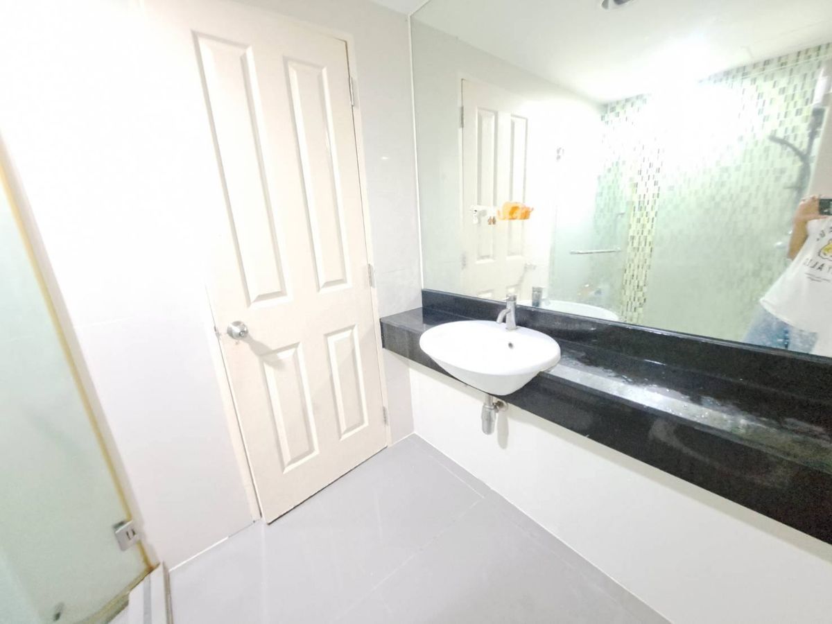 For SaleCondoKasetsart, Ratchayothin : Beautiful room, good view, the most good price.