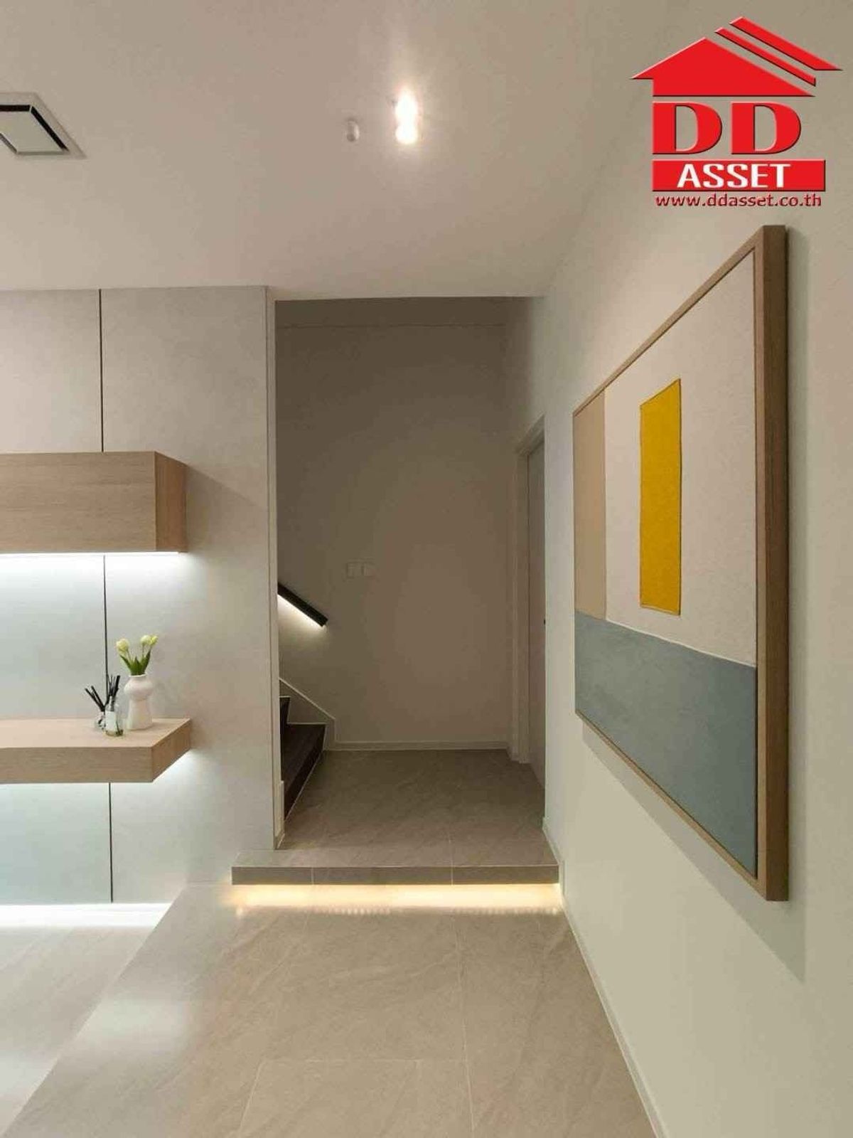 For RentHousePattanakan, Srinakarin : VIVE Village, Krungthep Kreetha, behind Wellington School, Code: H8183