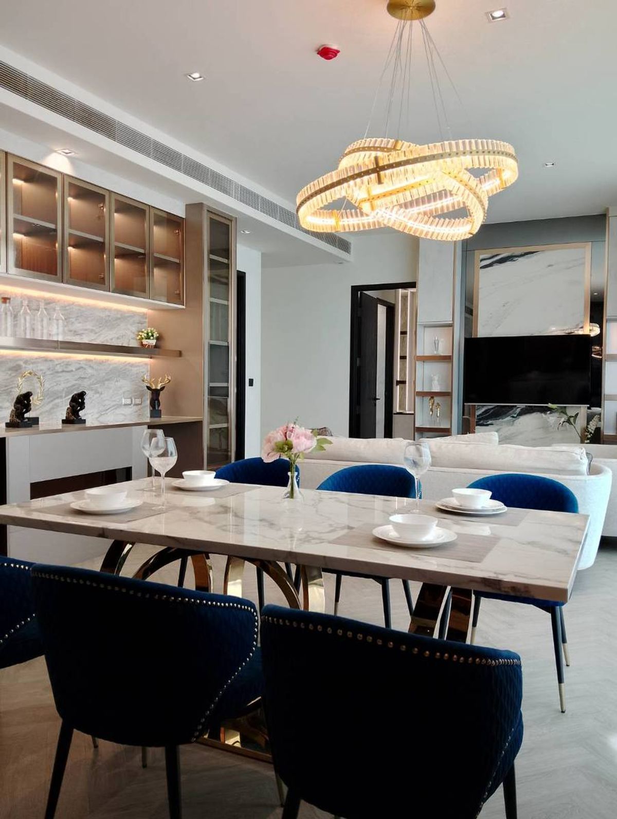 For RentCondoWongwianyai, Charoennakor : 𝐂𝐡𝐚𝐩𝐭𝐞𝐫 𝐂𝐡𝐚𝐫𝐨𝐞𝐧𝐧𝐚𝐤𝐨𝐫𝐧 • 𝟑 𝐁𝐞𝐝 𝐁𝐚𝐭𝐡 𝐁𝐚𝐭𝐡 • 𝟏𝟓𝟏 𝐒𝐪𝐦. • 𝐅𝐮𝐥𝐥𝐲-𝐅𝐮𝐫𝐧𝐢𝐬𝐡𝐞𝐝 • 𝐑𝐚𝐫𝐞 𝐔𝐧𝐢𝐭!  𝐋𝐢𝐧𝐞 𝐈𝐃: 𝐕𝐚𝐬𝐬𝐢𝐥𝐲