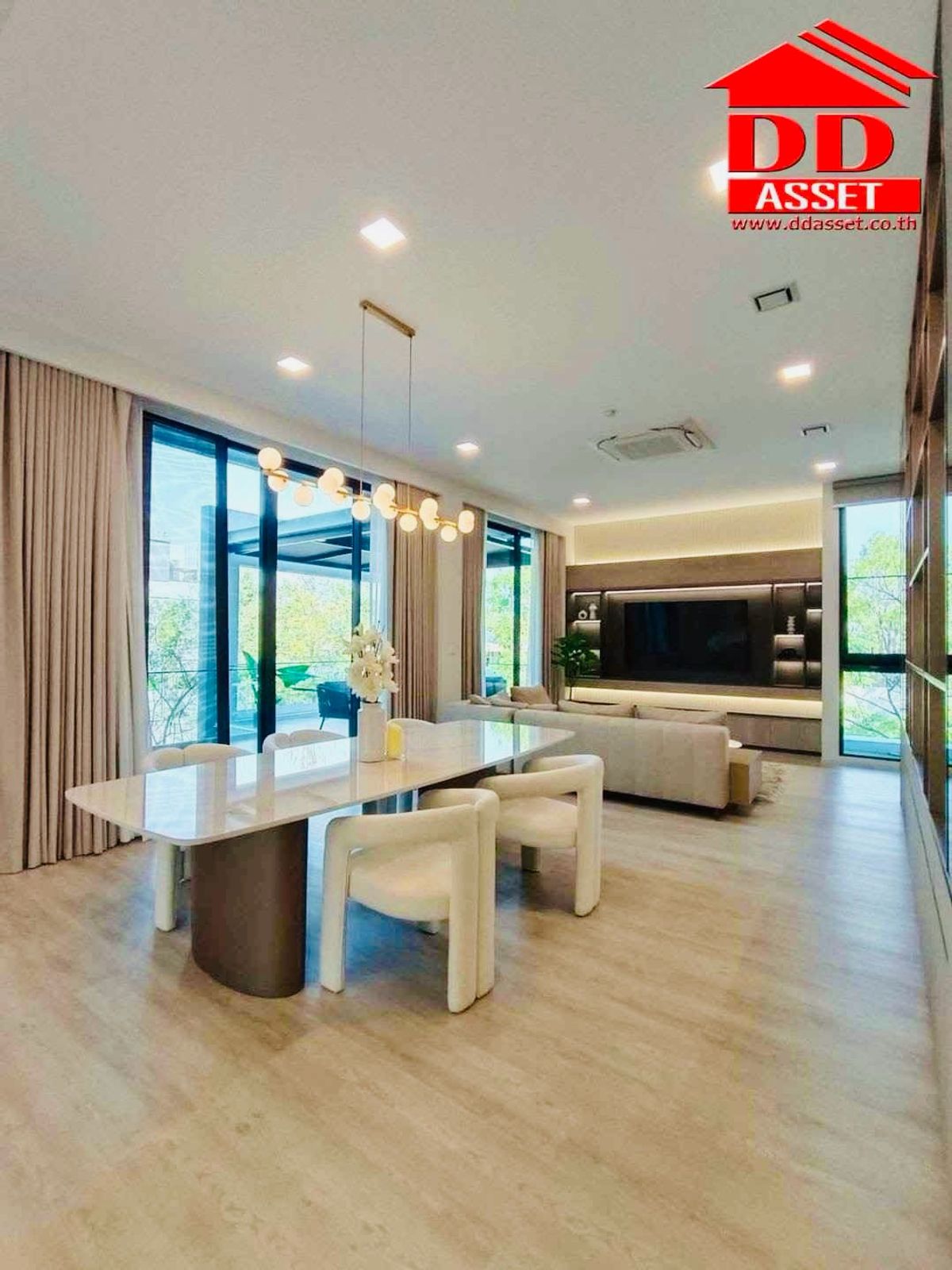 For RentHousePattanakan, Srinakarin : VIVE Village, Krungthep Kreetha, behind Wellington School, Code: H8183