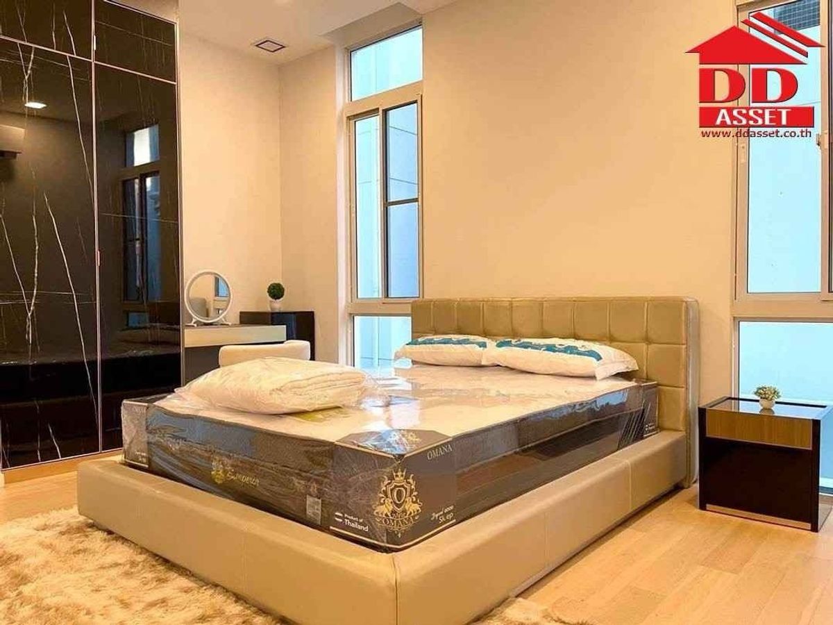 ให้เช่าบ้านเลียบทางด่วนรามอินทรา : For Rent บ้าน 3 ชั้น มีลิฟต์ โครงการ Vive เอกมัย รามอินทรา รหัส : H8179