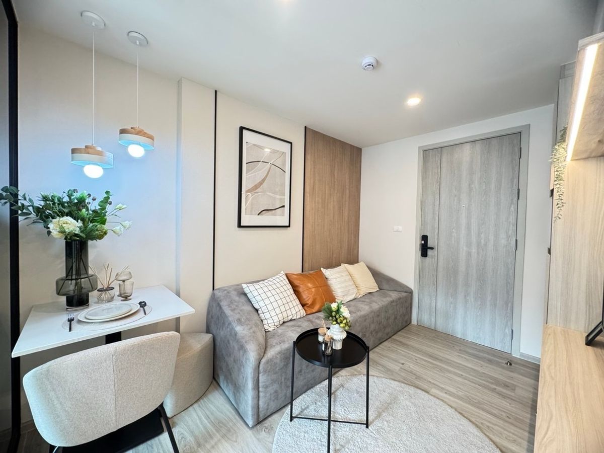 For SaleCondoOnnut, Udomsuk : 𝐎𝐑𝐈𝐆𝐈𝐍 𝐏𝐋𝐀𝐘 𝐒𝐑𝐈 𝐔𝐃𝐎𝐌 🐶🐱 🐶🐱 New condo ready to stay Can raise 1 bedroom, 1 bathroom (the kitchen is closed on the balcony). Very good price.