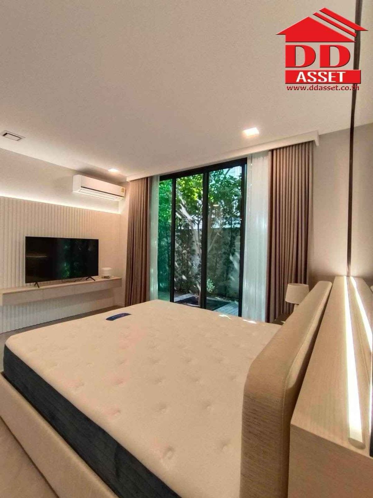 For RentHousePattanakan, Srinakarin : VIVE Village, Krungthep Kreetha, behind Wellington School, Code: H8183