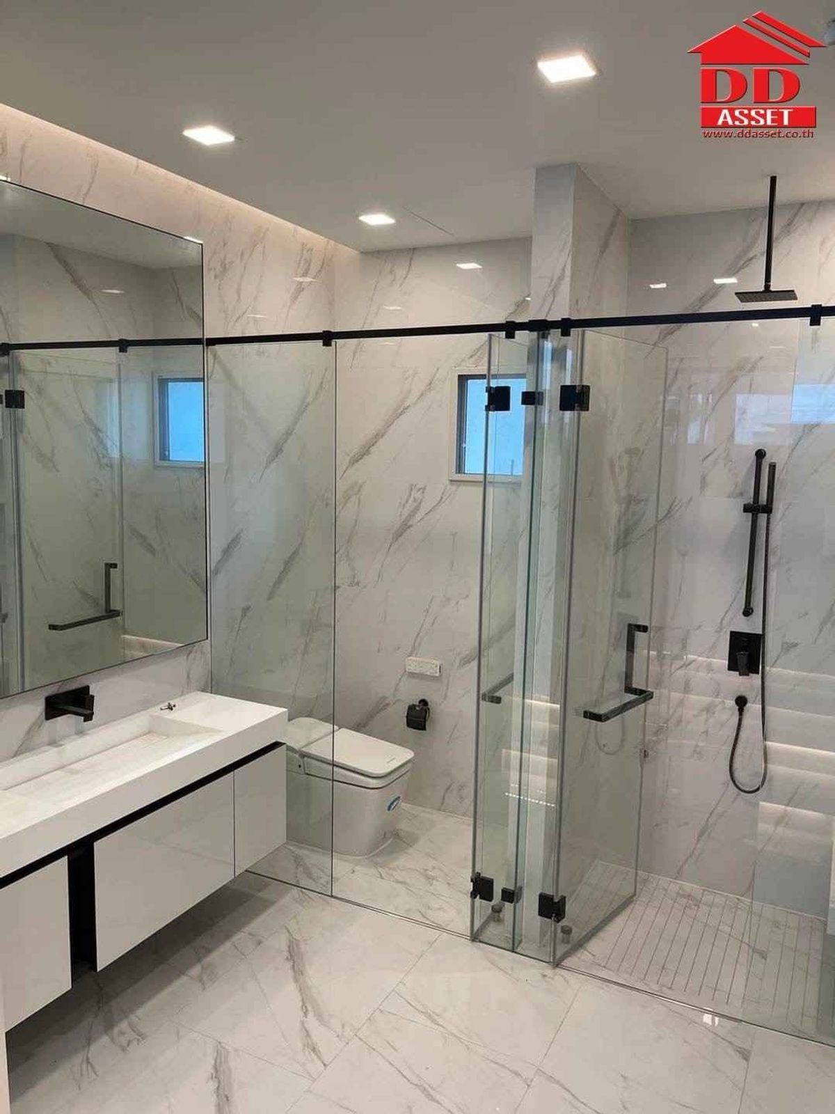 ให้เช่าบ้านเลียบทางด่วนรามอินทรา : For Rent บ้าน 3 ชั้น มีลิฟต์ โครงการ Vive เอกมัย รามอินทรา รหัส : H8179