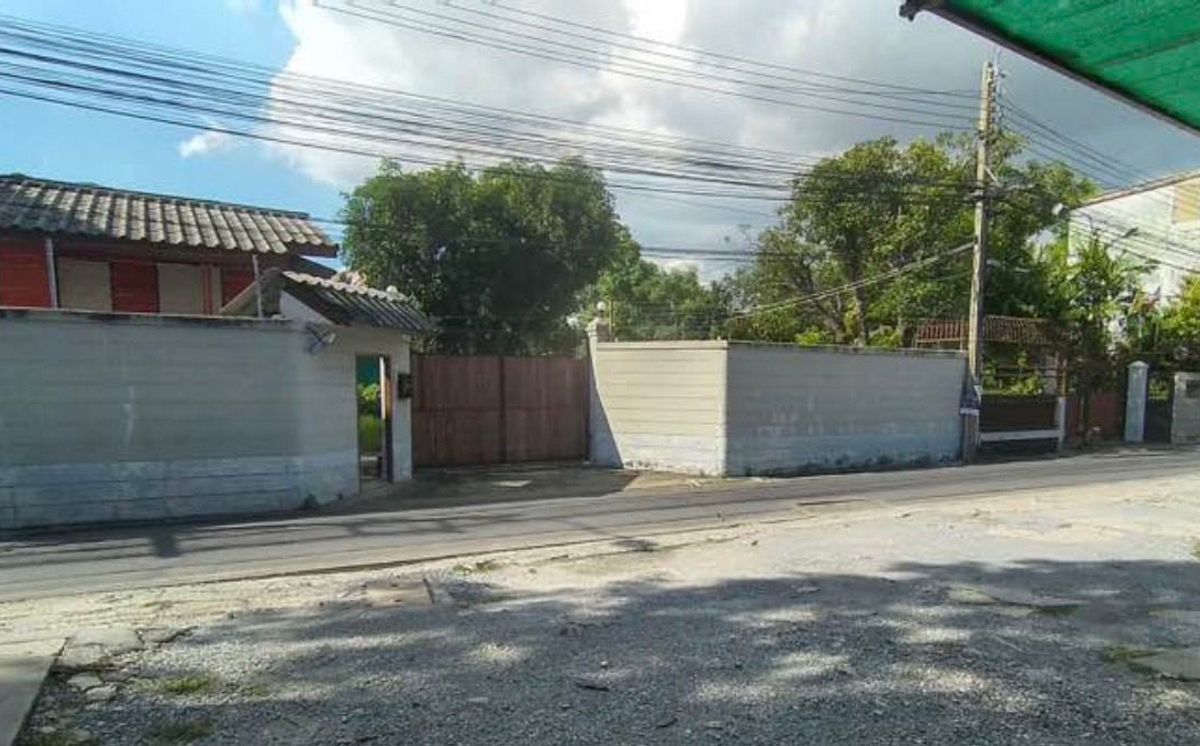 For SaleLandWongwianyai, Charoennakor : Land for sale, 374 sq.w. near the city, less than 10 min to Icon Siam and Sathorn Road