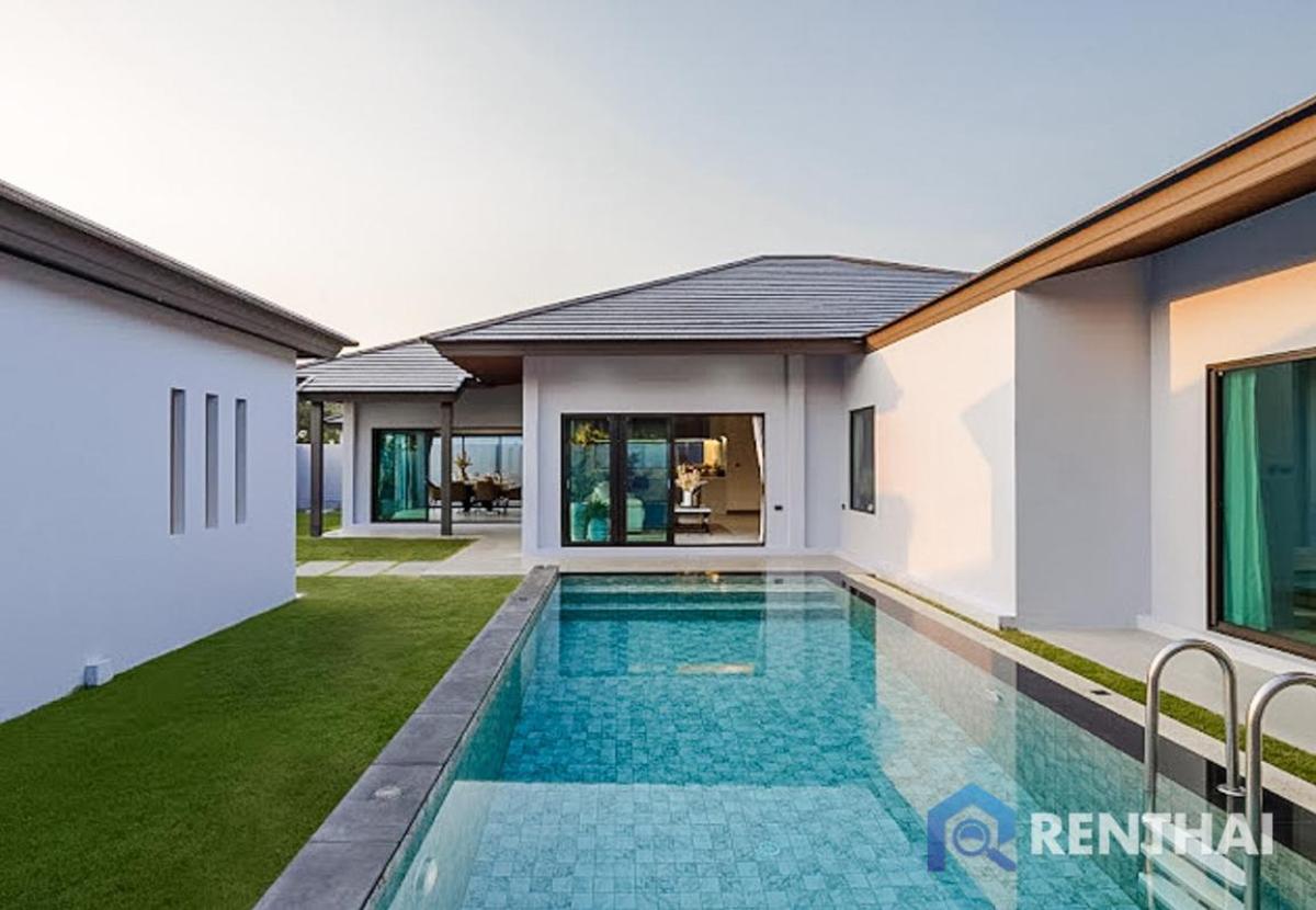 For SaleHousePattaya, Bangsaen, Chonburi : Move in ready Luxury villa pattaya