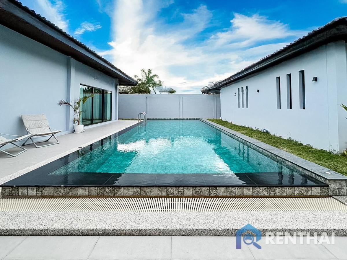 For SaleHousePattaya, Bangsaen, Chonburi : Single house with private swimming pool