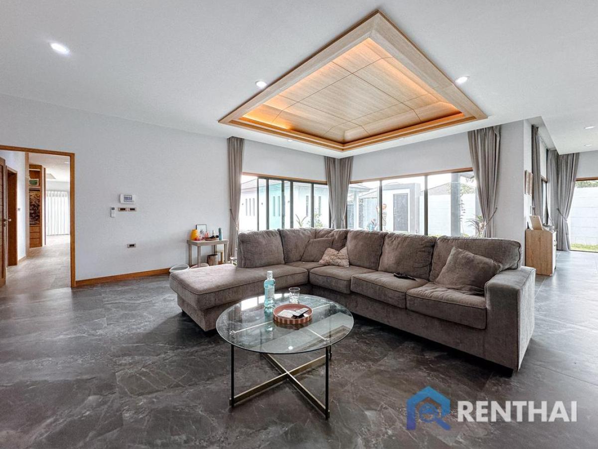 For SaleHousePattaya, Bangsaen, Chonburi : Single house with private swimming pool