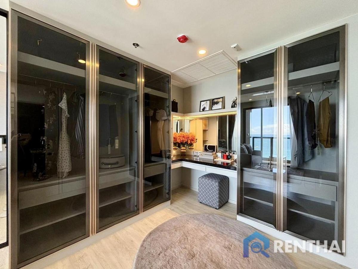 For SaleCondoPattaya, Bangsaen, Chonburi : High rise condominium on Pratamnak hill, located near the beach only 250 meters.