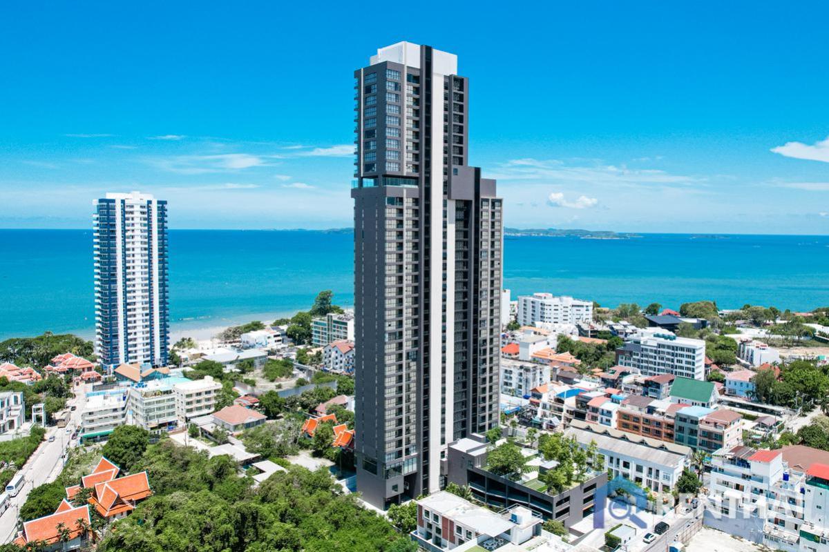 For SaleCondoPattaya, Bangsaen, Chonburi : High rise condominium on Pratamnak hill, located near the beach only 250 meters.