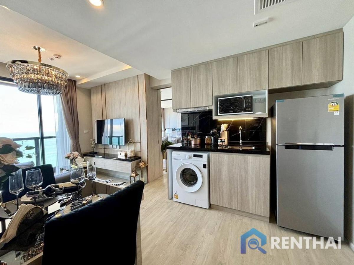 For SaleCondoPattaya, Bangsaen, Chonburi : High rise condominium on Pratamnak hill, located near the beach only 250 meters.