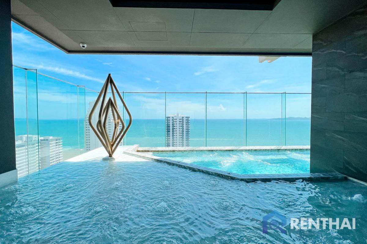 For SaleCondoPattaya, Bangsaen, Chonburi : High rise condominium on Pratamnak hill, located near the beach only 250 meters.