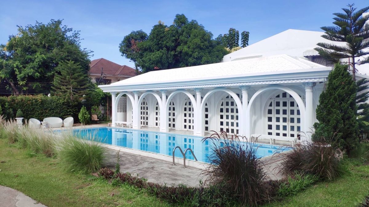 บ้านพัฒนาการ ศรีนครินทร์ : ขาย/ให้เช่า บ้านหรูสไตล์ยุโรป พัฒนาการ 61 พร้อมสระส่วนตัว ที่ดินใหญ่ 