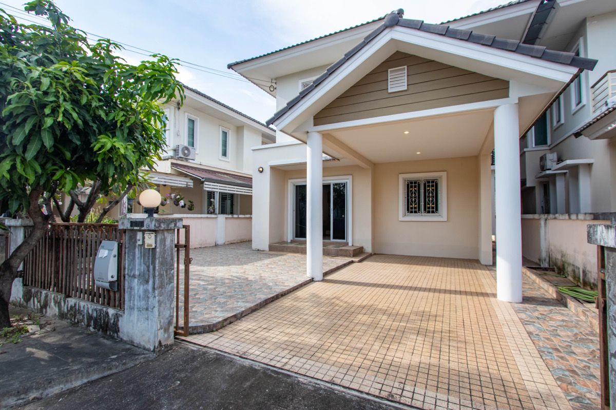 ขายบ้านเชียงใหม่ : Spacious 2-Storey Family Home in Laguna Home, Nong Chom (SAN430)