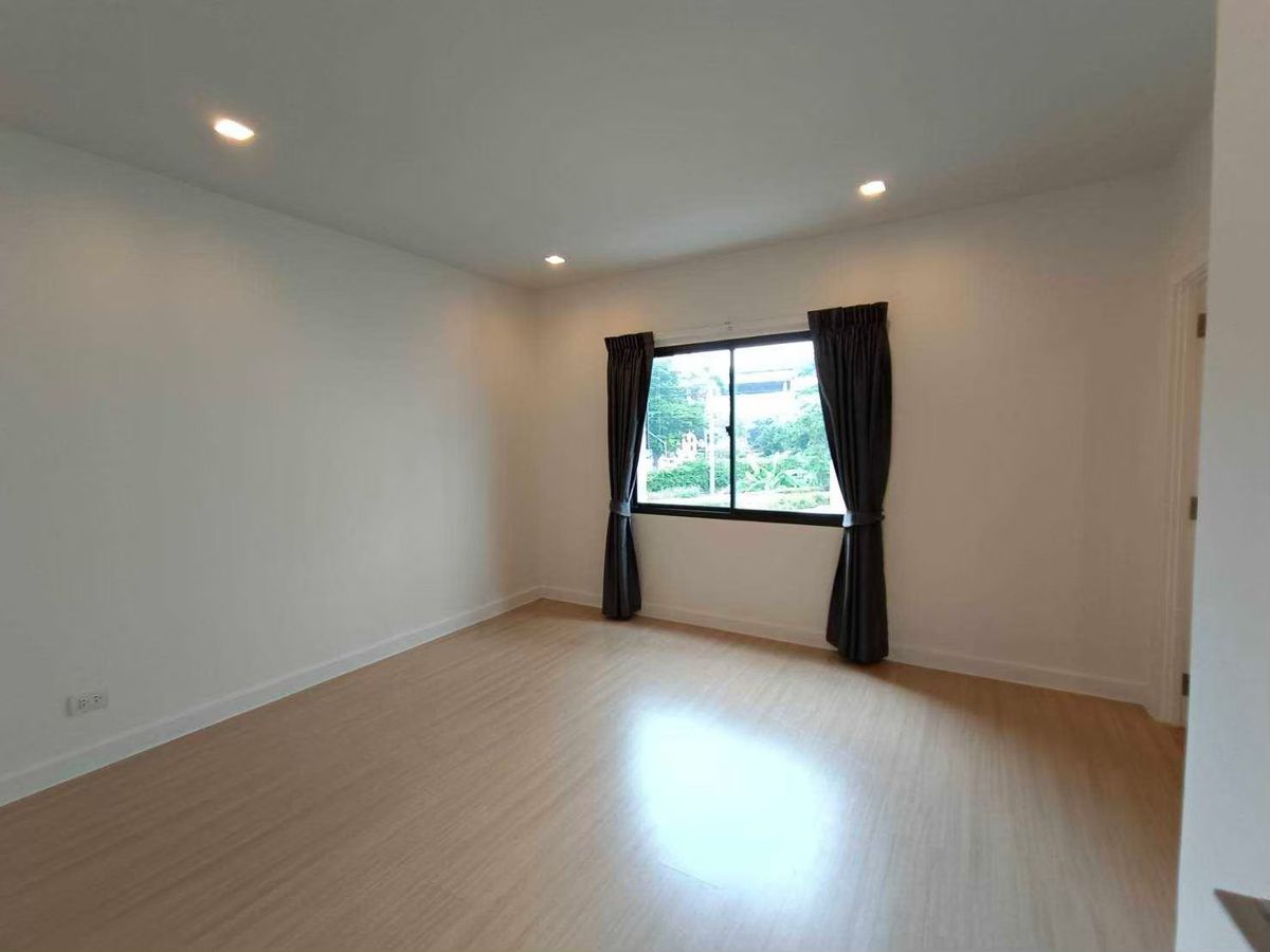 ให้เช่าทาวน์โฮมสมุทรปราการ สำโรง : Home Office for Rent at Plex Bangna Project