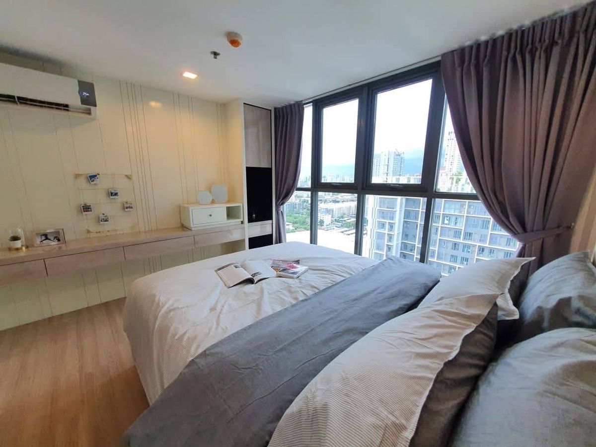 For SaleCondoOnnut, Udomsuk : 🔥 Urgent, the owner sells half a million 📍 Iodio Sukhumvit 81 Building B Duplex 2 Floor 1 Bedroom 1 Bathroom 24 can access both Floor 24-25, Park 2 vehicles 👉 Rent 19,000-23,000/👉 Sell 5.49 million, including transfer